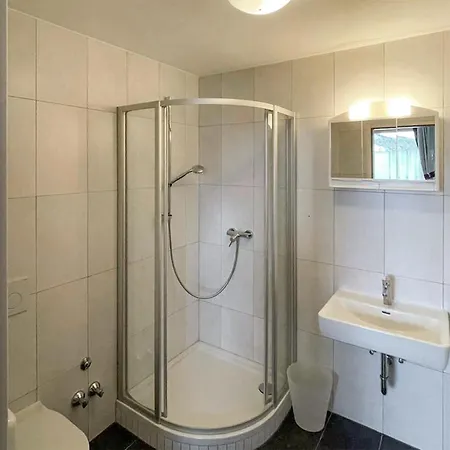 Apartamento Schoene Ferienwohnung-navis